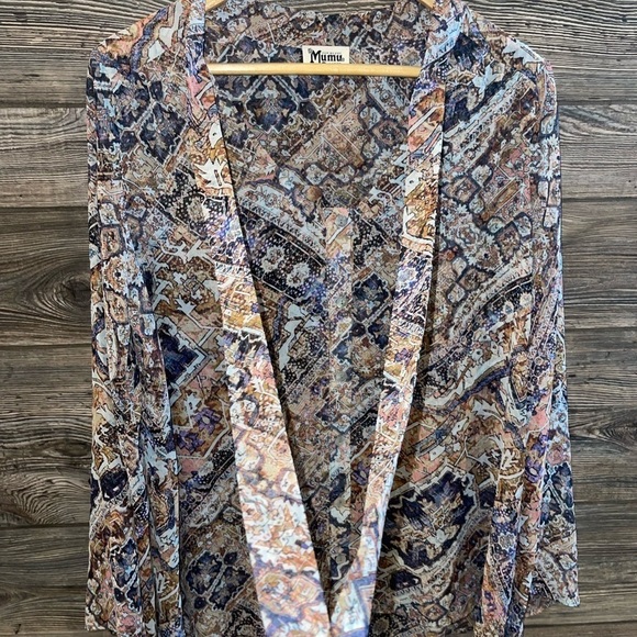 SMYM Zuko Bell Sleeve Top - Picture 6 of 11